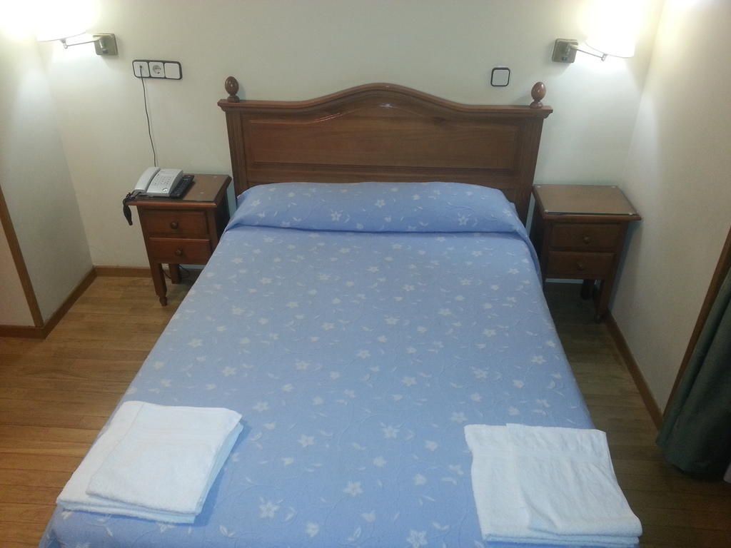 Hostal Guerra Madrid Chambre photo